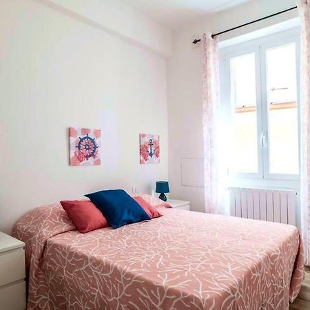 Apartmán A Mae Riva - La Tua Casa Al Porto Antico Janov Exteriér fotografie