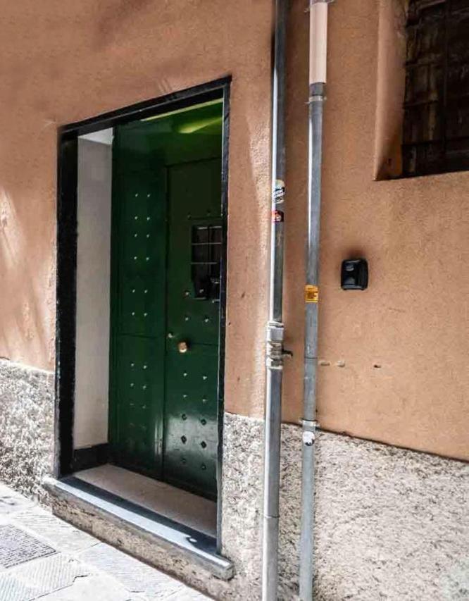 Apartmán A Mae Riva - La Tua Casa Al Porto Antico Janov Exteriér fotografie