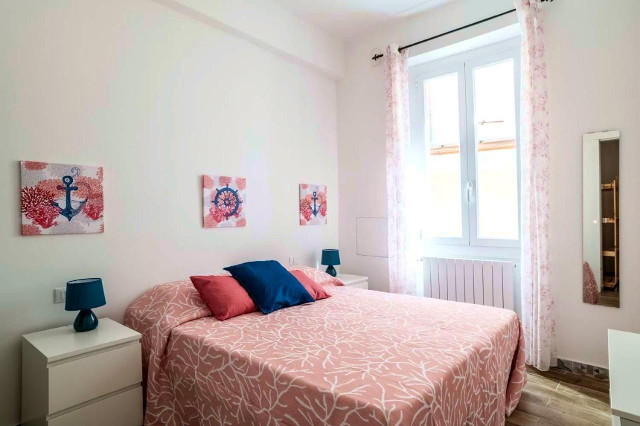 Apartmán A Mae Riva - La Tua Casa Al Porto Antico Janov Exteriér fotografie