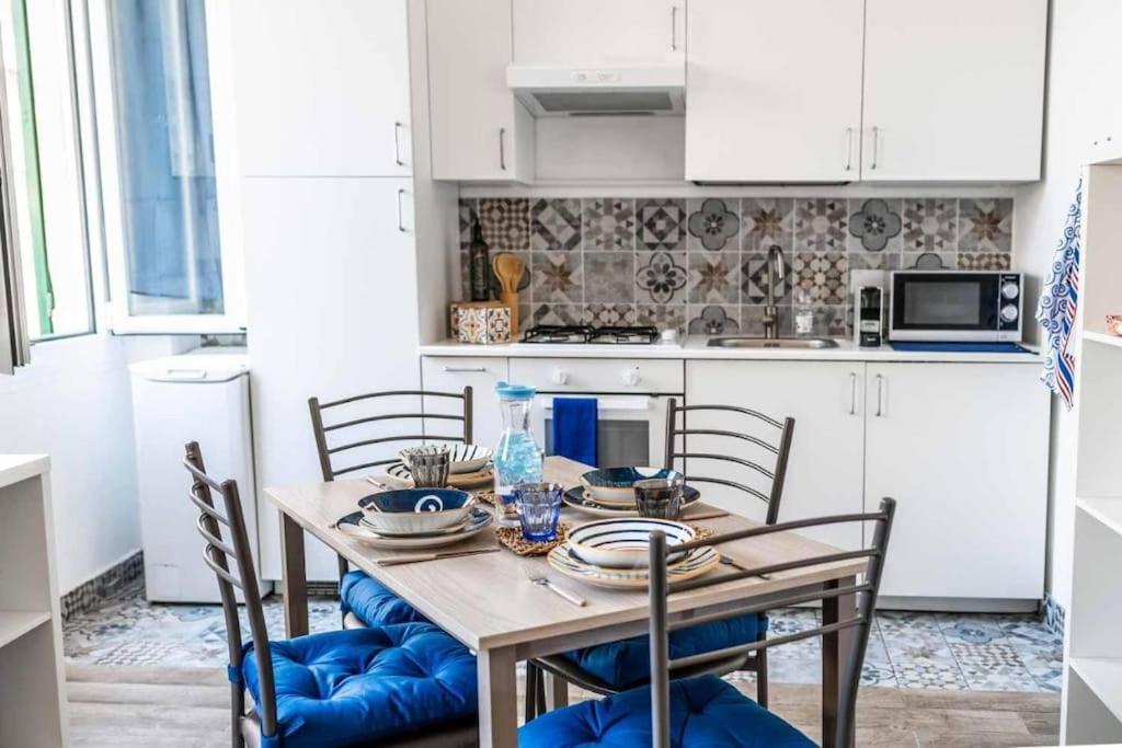 Apartmán A Mae Riva - La Tua Casa Al Porto Antico Janov Exteriér fotografie