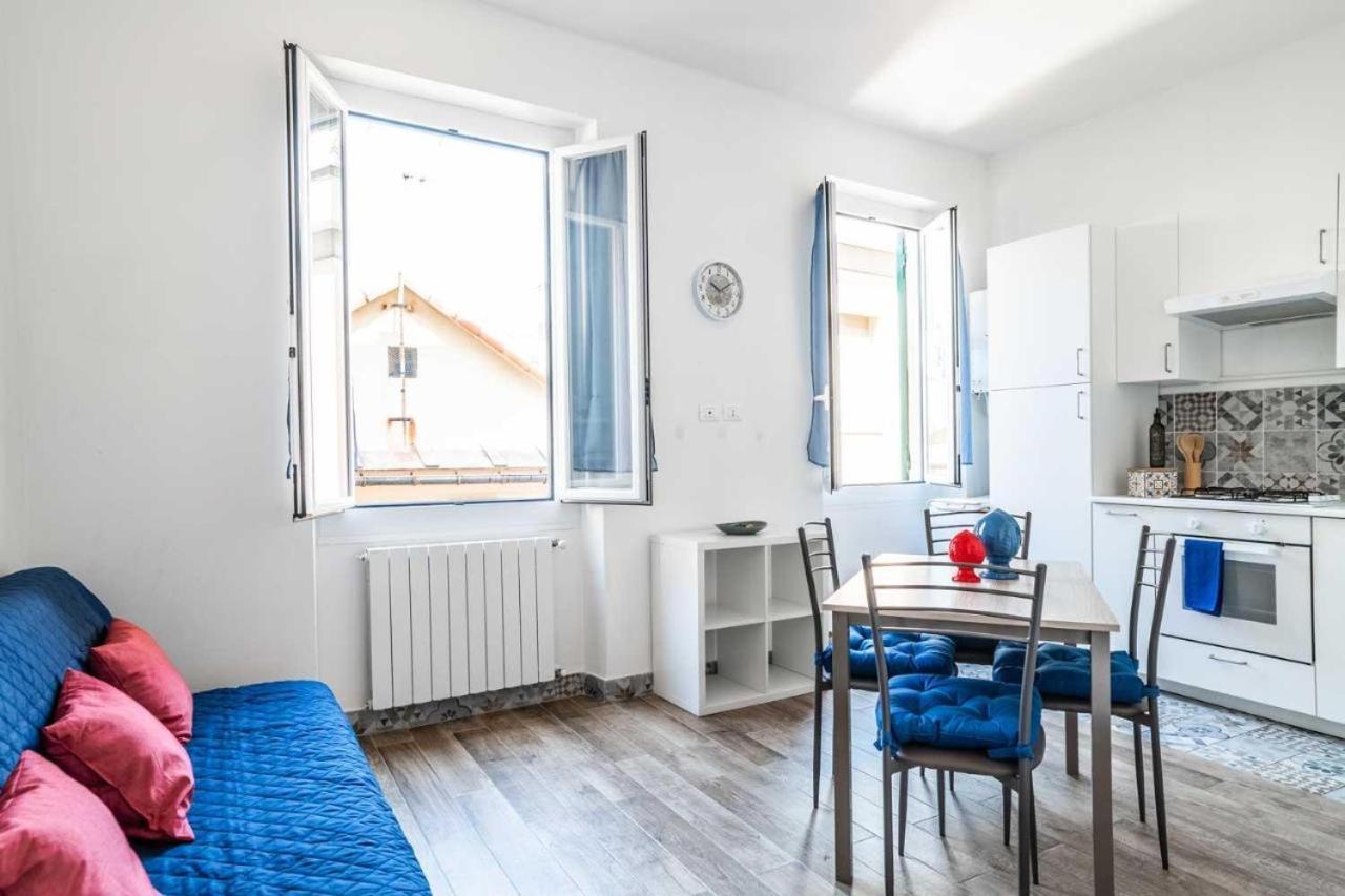 Apartmán A Mae Riva - La Tua Casa Al Porto Antico Janov Exteriér fotografie